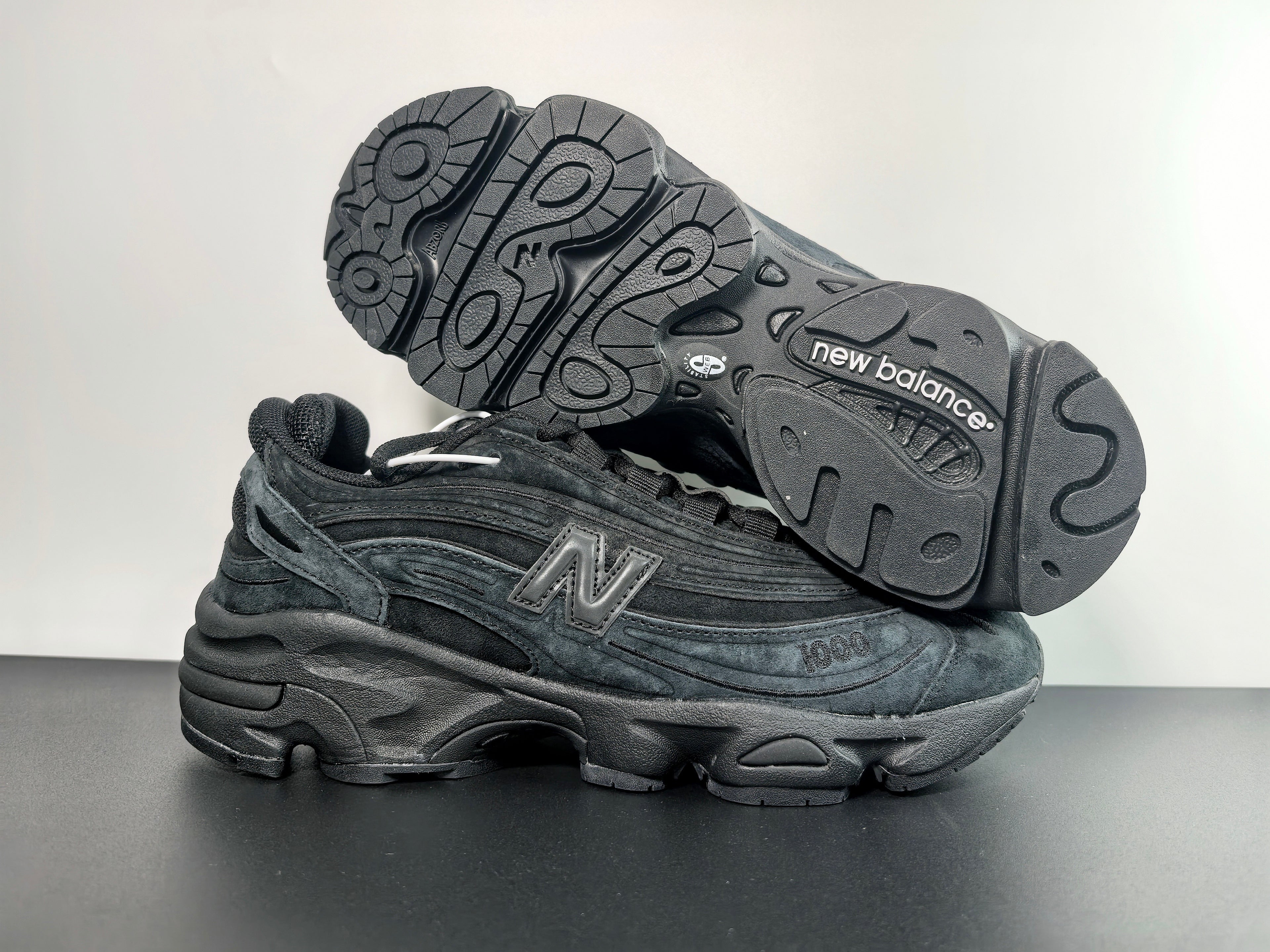 New Balance 1000 trainers